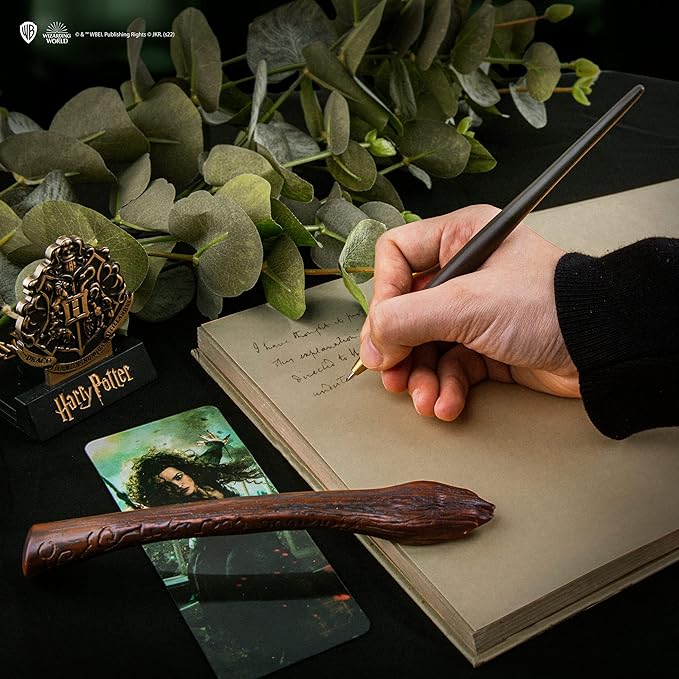 Cinereplicas Harry Potter Magic Wand Pen with Stand & Lenticular Bookmark - Official Licence (Bellatrix Lestrange)