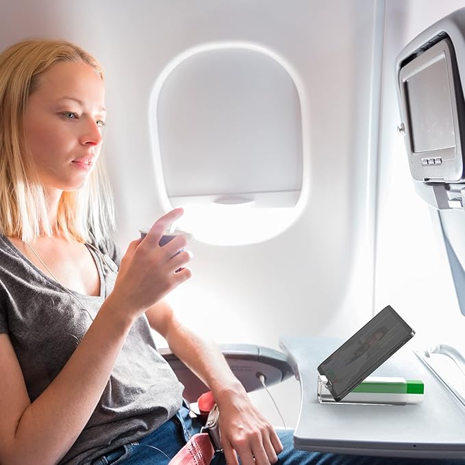 CLICK CLEAN Screen Cleaner, Fingerprint Proof Screen Cleaner Spray, All-in-One Cleaner with Microfiber and Shell for All Phones, Laptop and Tablet Screens (Green)