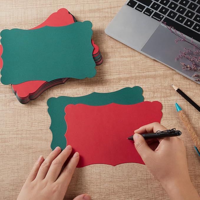 50 Pack Christmas Blank Kraft Cards Cardstock Thick Paper Brown Greeting Cards for DIY Gift Card Menus, Baby Shower and Wedding Invitations (Christmas Red/Green, 5x7IN)